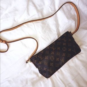 AUTHENTIC Louis Vuitton Shoulder/ Cross Body Bag